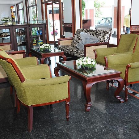 Vijayapark Hotel Kaduturutti Ngoại thất bức ảnh