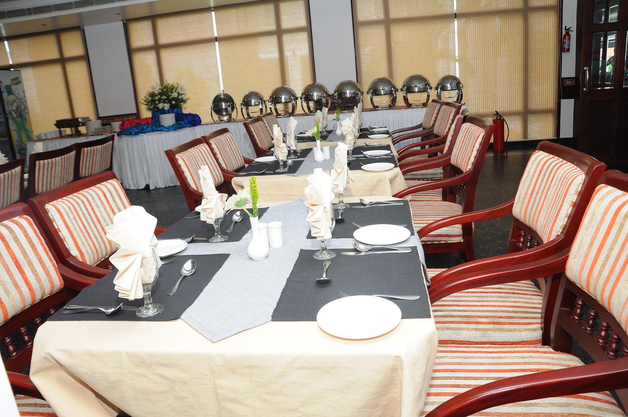 Vijayapark Hotel Kaduturutti Ngoại thất bức ảnh