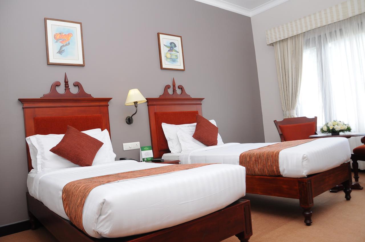 Vijayapark Hotel Kaduturutti Ngoại thất bức ảnh